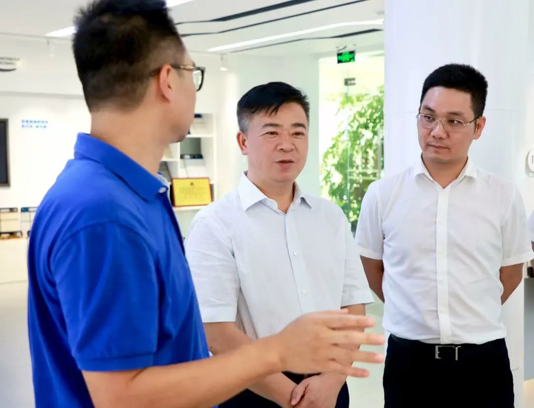 秦國良調(diào)研重點(diǎn)企業(yè) 加快轉(zhuǎn)型升級(jí)，助推高質(zhì)量發(fā)展轉(zhuǎn)向涂料制造新高地